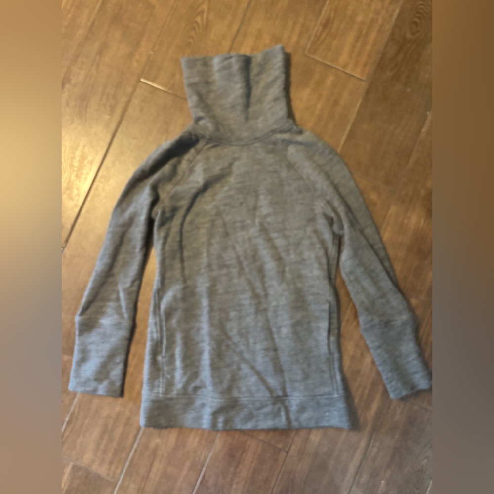 SOLD SOLD SOLD Lululemon Athletica Turtleneck Pullover